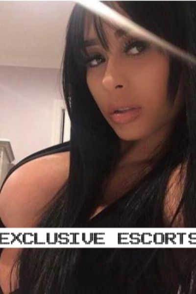 Yasmin Escort Surrey