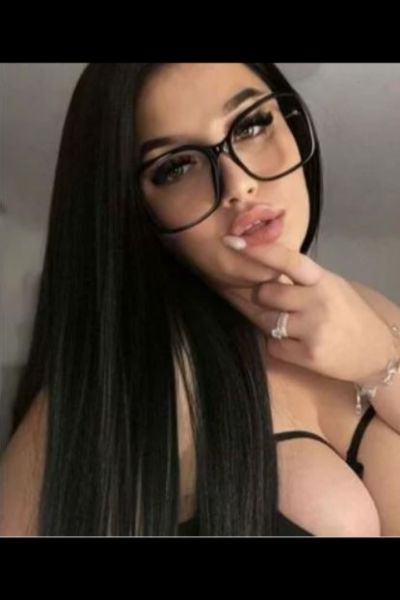 Busty Beeston Escort looking sexy