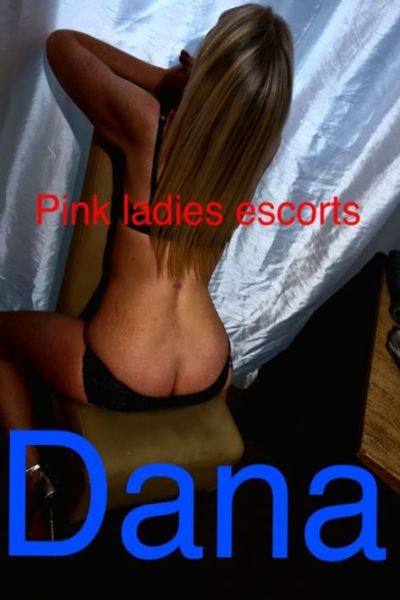 Dana Le Gateshead Escort showing her bum