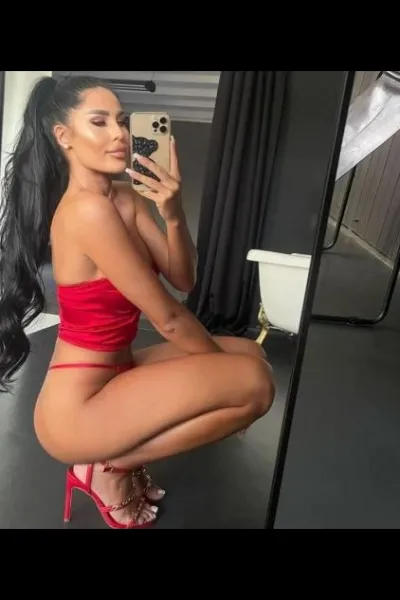 Aisha Escort Motherwell