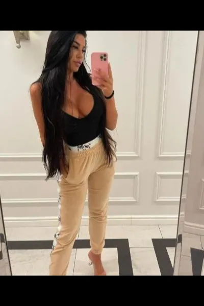 Aisha Escort Motherwell