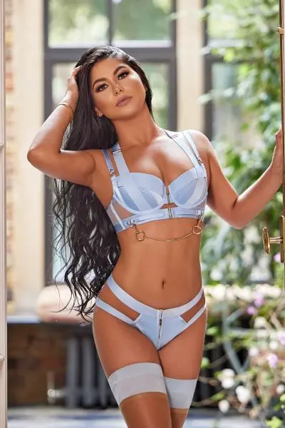 Sexy South Kensington escort in blue lingerie